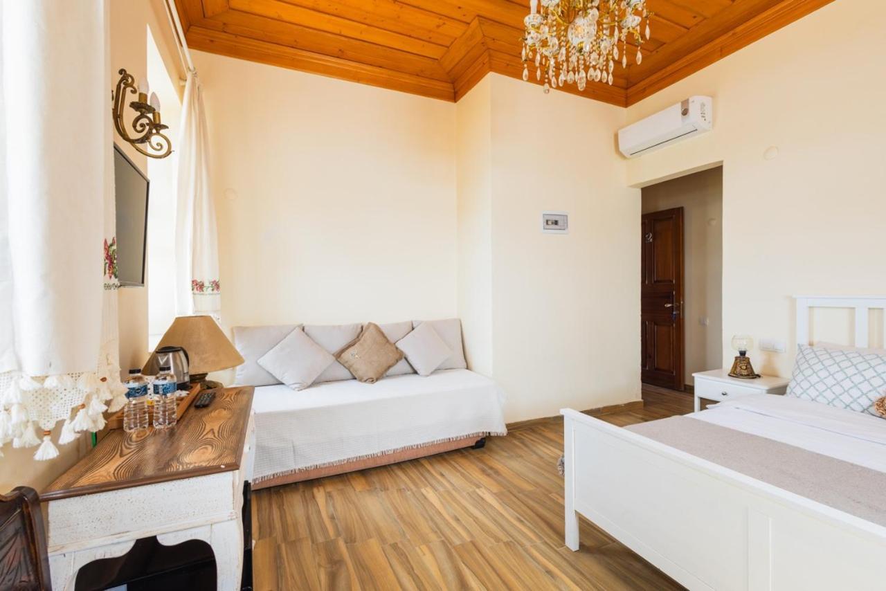 Lavantali Konak Otel Restoran Seferihisar Exteriör bild