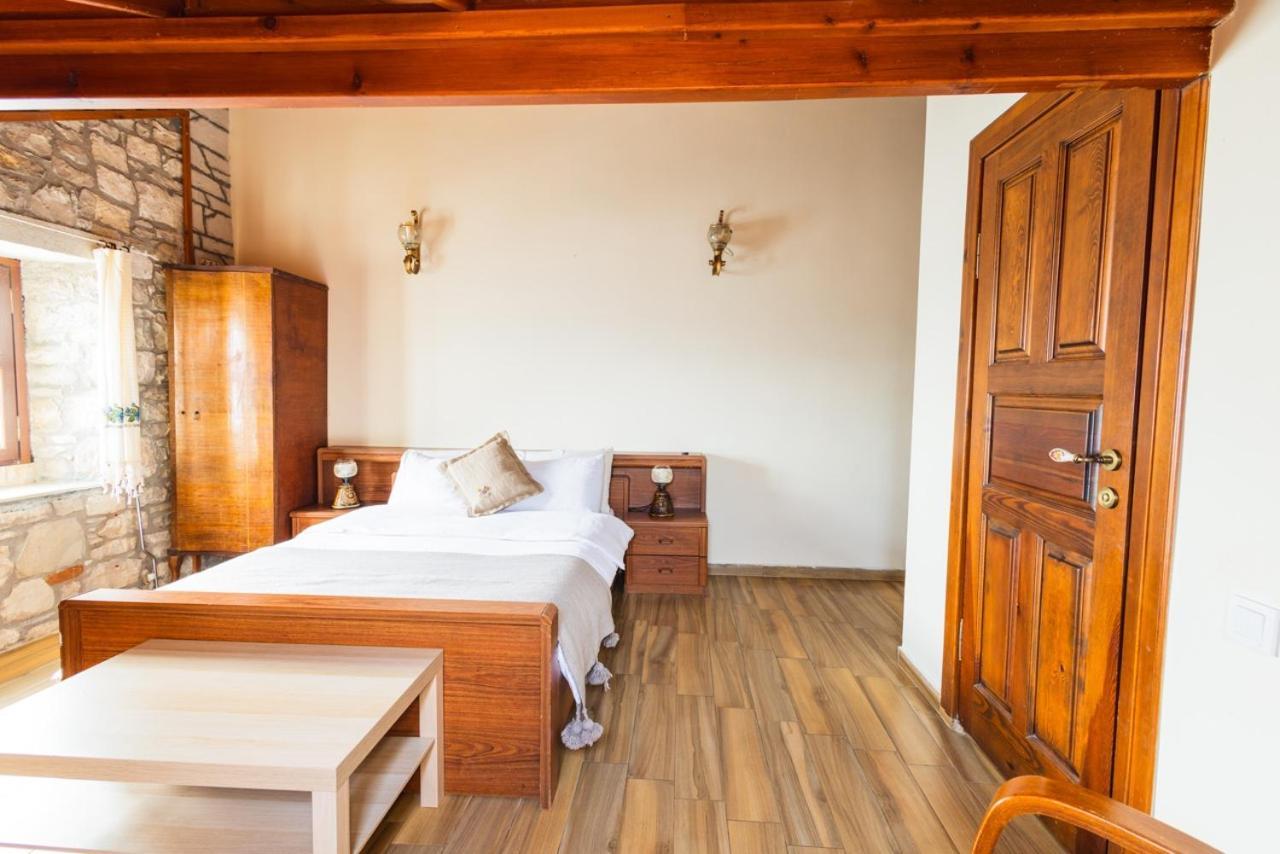 Lavantali Konak Otel Restoran Seferihisar Exteriör bild