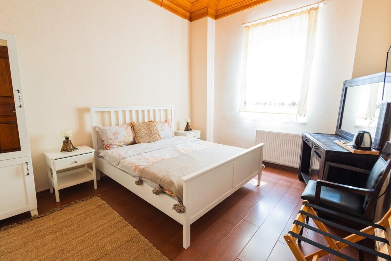 Lavantali Konak Otel Restoran Seferihisar Exteriör bild