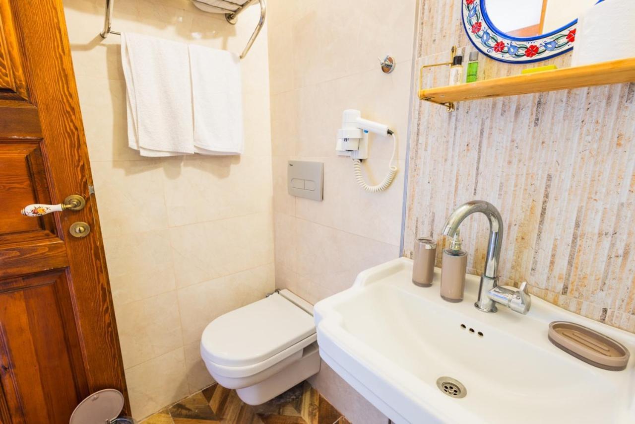 Lavantali Konak Otel Restoran Seferihisar Exteriör bild